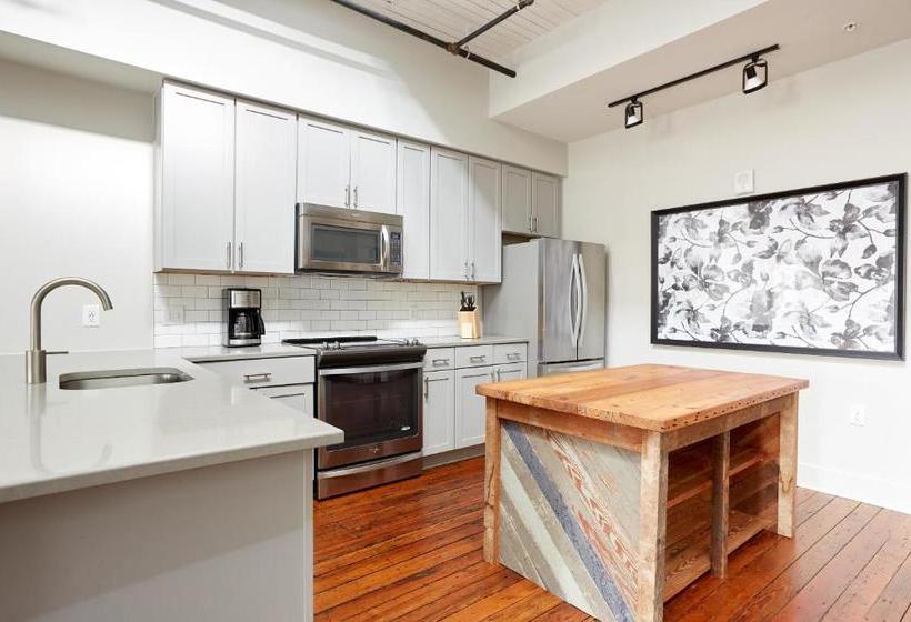 Sonder The Broughton