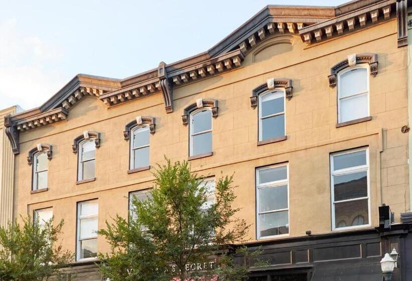 Sonder The Broughton