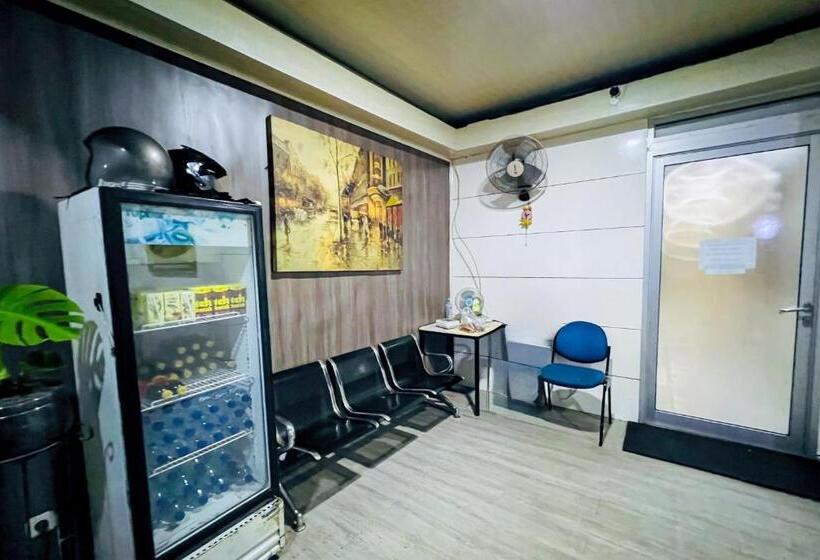 Отель Taisir Residence Near Palmerah Mitra Reddoorz