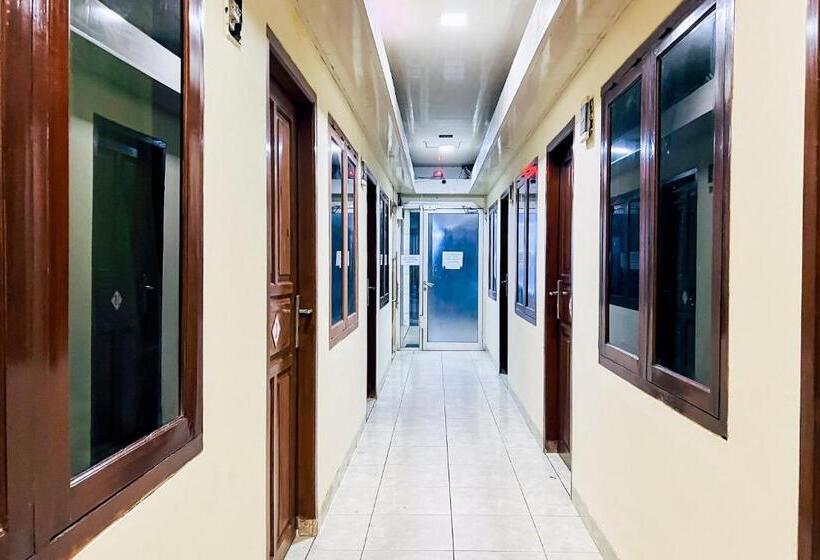 Отель Taisir Residence Near Palmerah Mitra Reddoorz