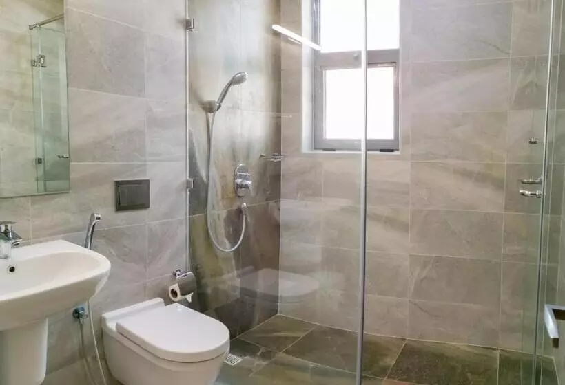 هتل The Spot Residence