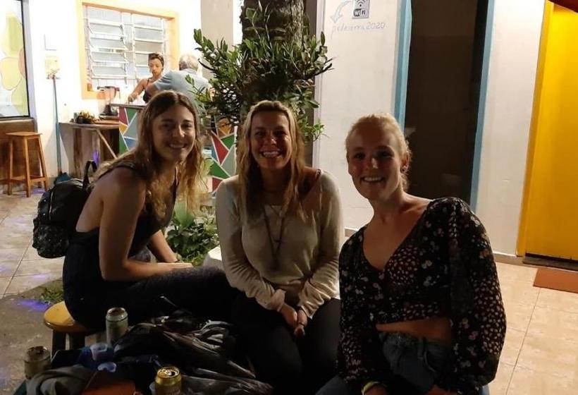 Pé De Serra Pub Hostel