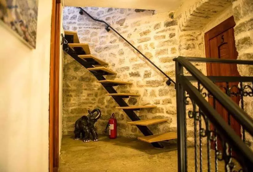 پانسیون Antika Guesthouse