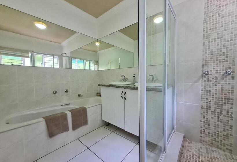 استراحتگاه Shaka S Seat Guesthouse