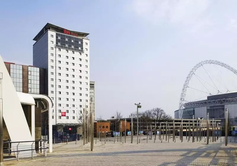 ホテル Ibis London Wembley