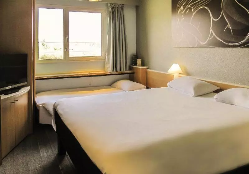 Отель Ibis Styles Pontivy Centre Bretagne