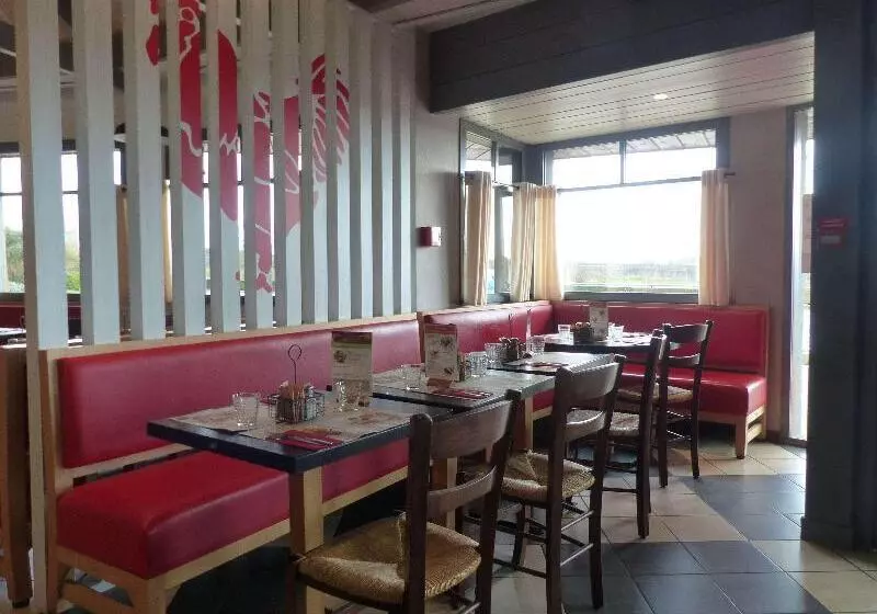 Отель Ibis Styles Pontivy Centre Bretagne