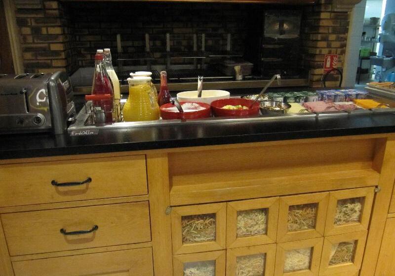 בית מלון כפרי Ibis Styles Pontivy Centre Bretagne