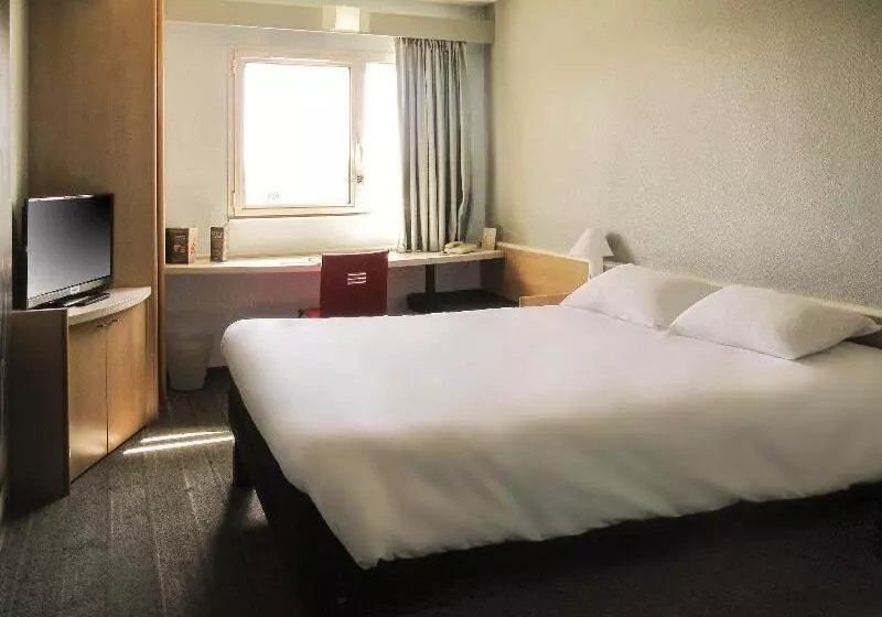 Отель Ibis Styles Pontivy Centre Bretagne