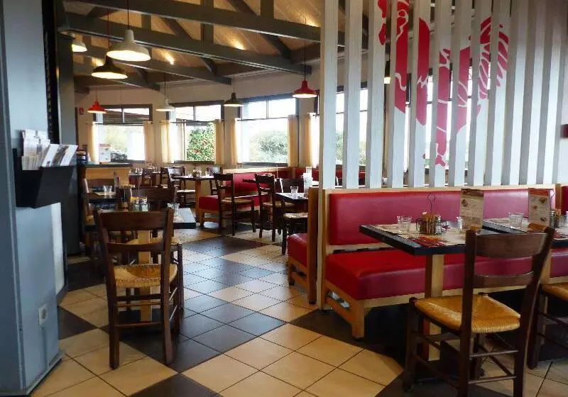 Отель Ibis Styles Pontivy Centre Bretagne