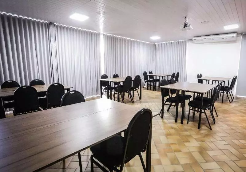 בית מלון כפרי Ibis Teresina