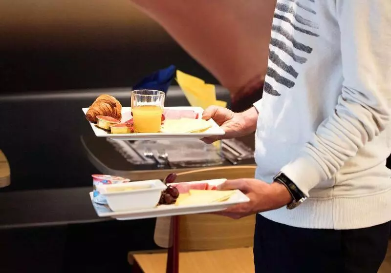 هتل Ibis Zurich City West