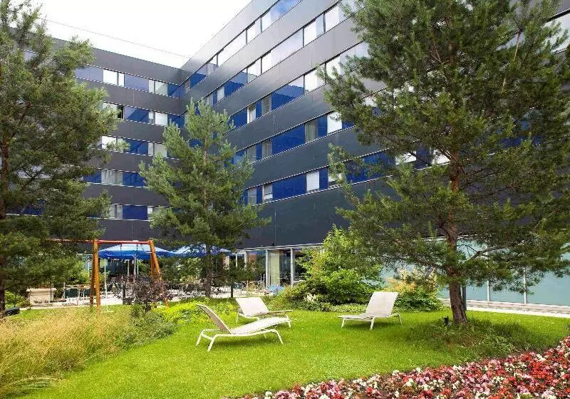 هتل Ibis Zurich City West