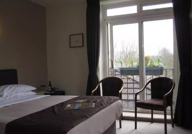 Old Mill Hotel & Lodge