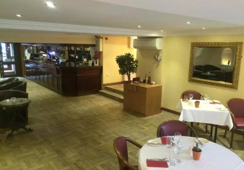 Old Mill Hotel & Lodge