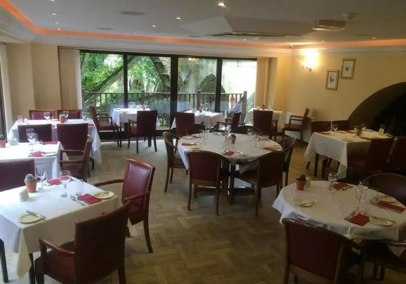 Old Mill Hotel & Lodge