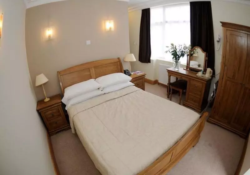 Old Mill Hotel & Lodge