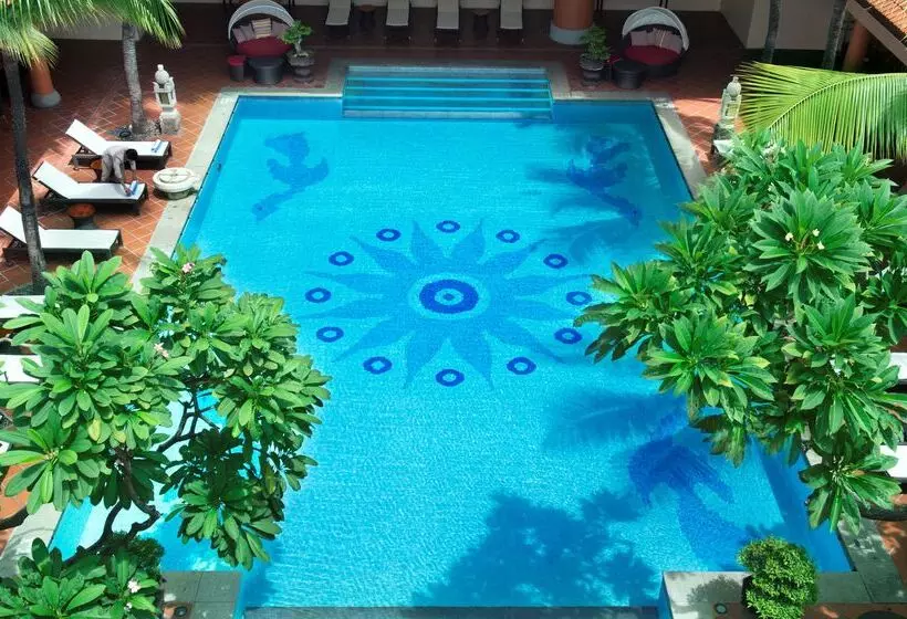 Отель Parkroyal Saigon