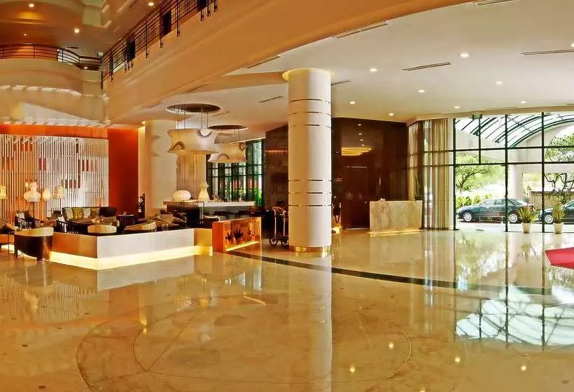 Отель Parkroyal Saigon