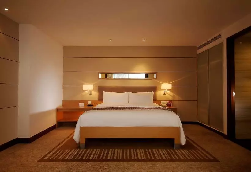 Отель Parkroyal Saigon