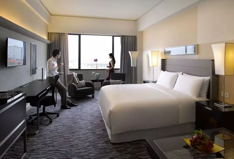 Отель Parkroyal Saigon