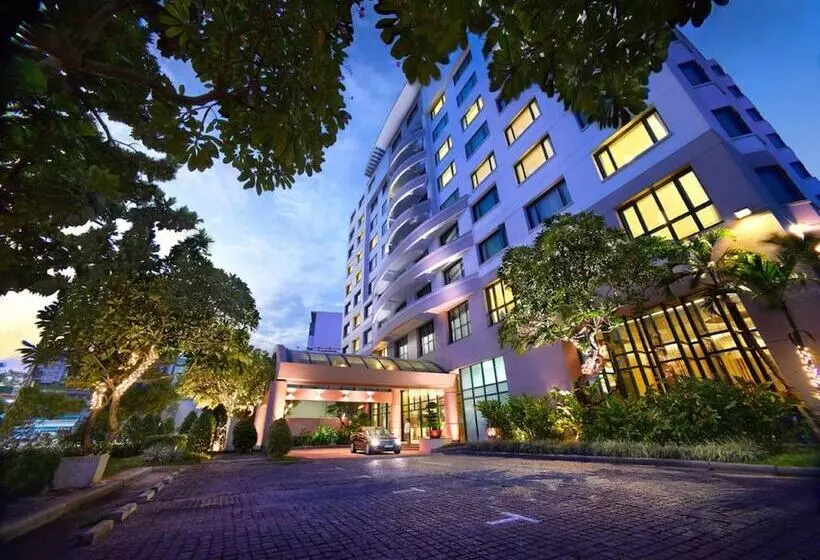 Отель Parkroyal Saigon