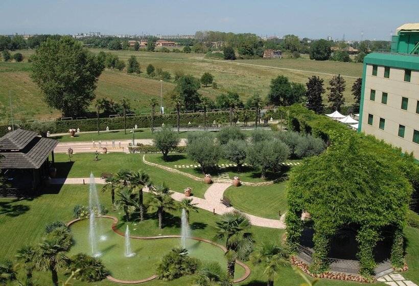 בית מלון כפרי Royal Garden