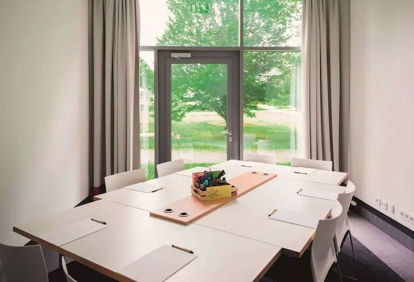 בית מלון כפרי Vienna House Easy By Wyndham Wuppertal