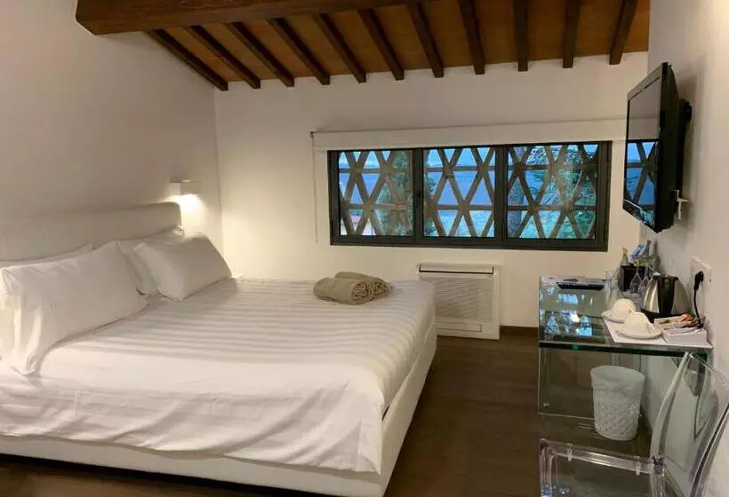 فندق Villa I Barronci Resort & Spa