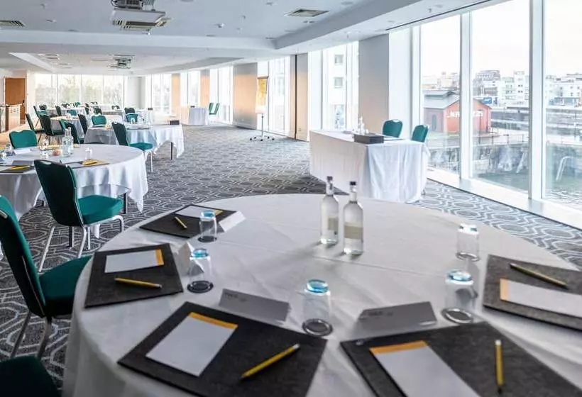 Отель Voco St. David S Cardiff, An Ihg