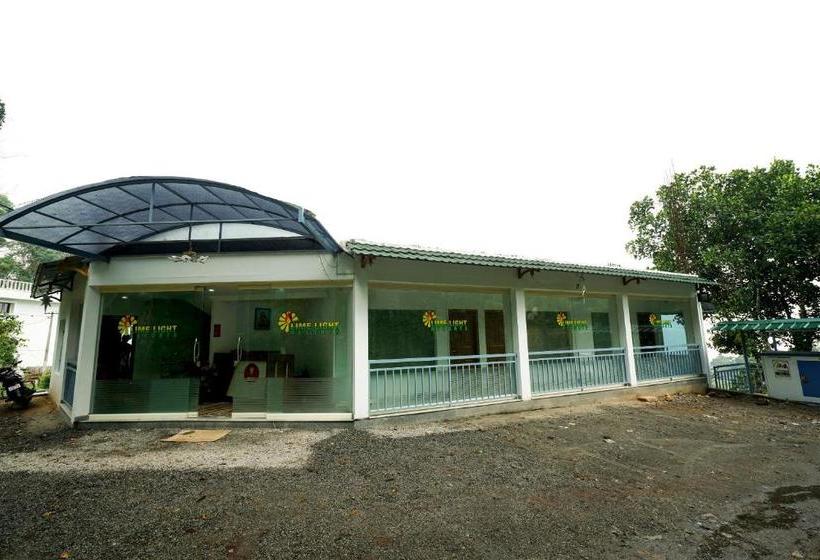 בית מלון כפרי Oyo 14253 Lime Light Resort