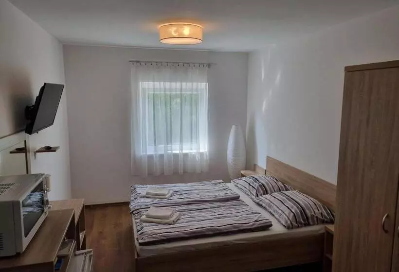 Majatalo ádám Apartmanház