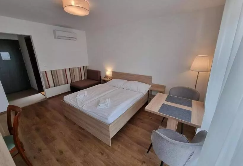 Majatalo ádám Apartmanház