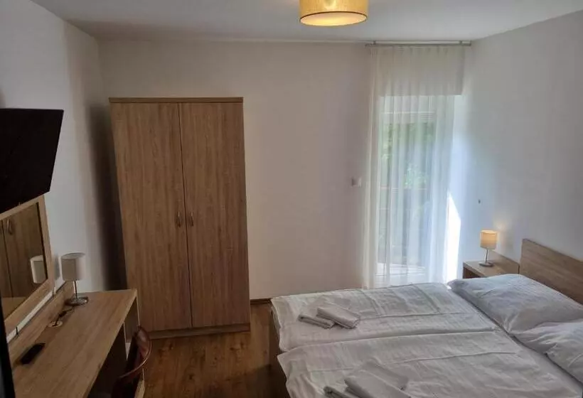 Majatalo ádám Apartmanház
