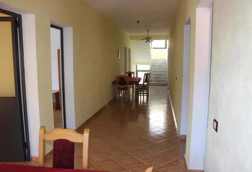 Majatalo Haka Guesthouse