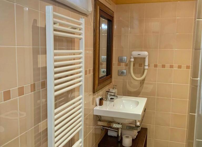 بنسيون Locanda Cortiletto D'alba