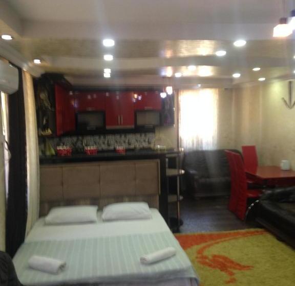 پانسیون Nana's House