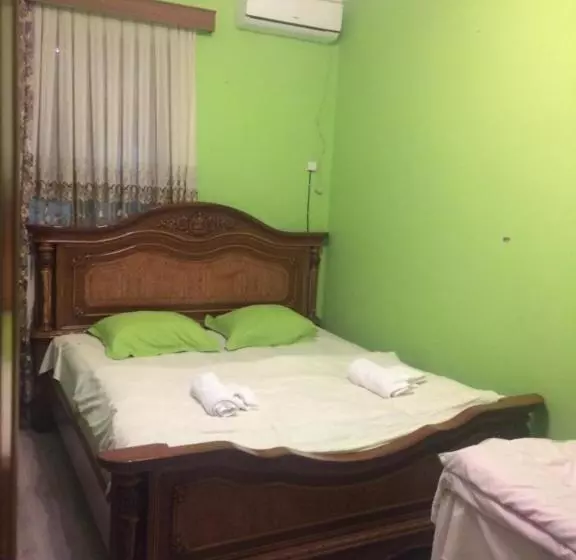 پانسیون Nana's House