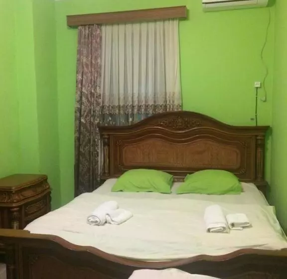 پانسیون Nana's House