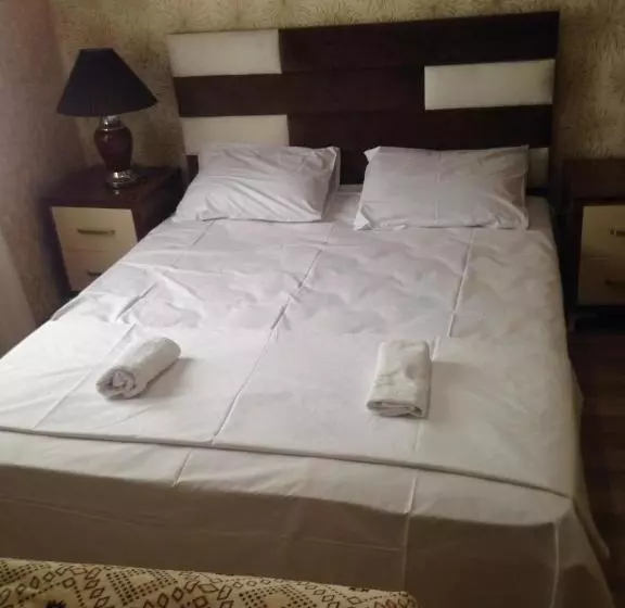 پانسیون Nana's House