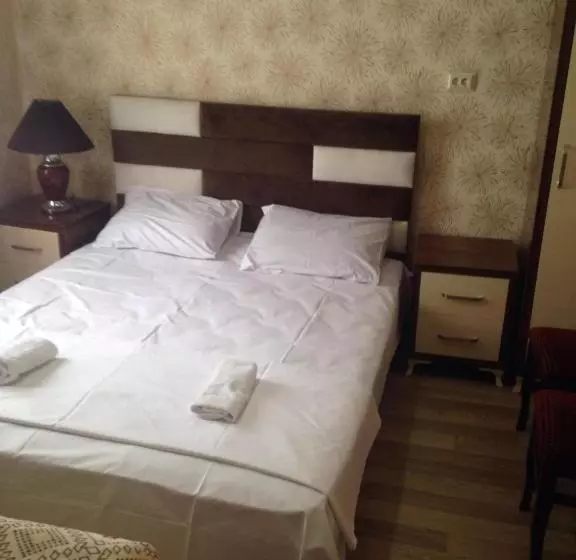 پانسیون Nana's House