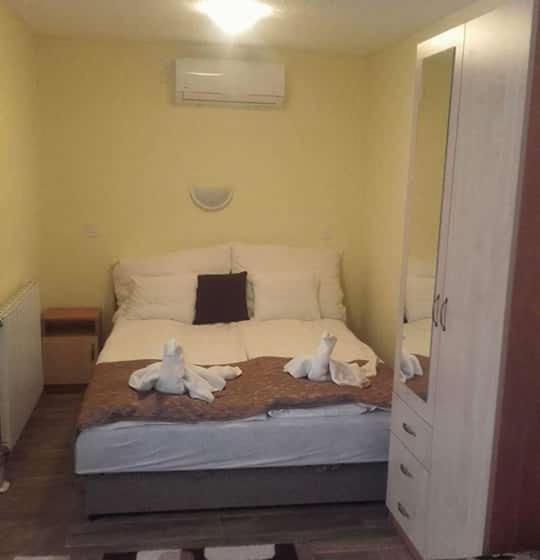 膳宿费 Réka Vendéghàz