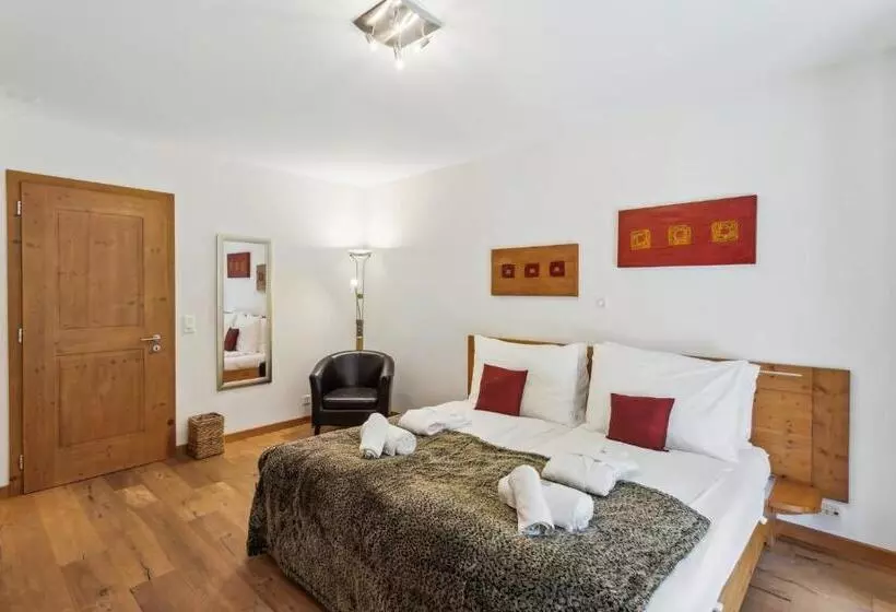 The Lodge By Mrs Miggins