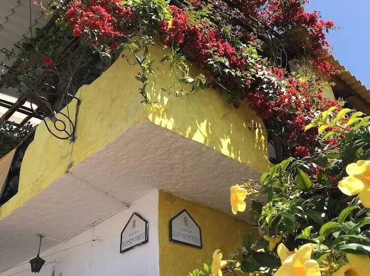 Casa Del Lago Lodging House