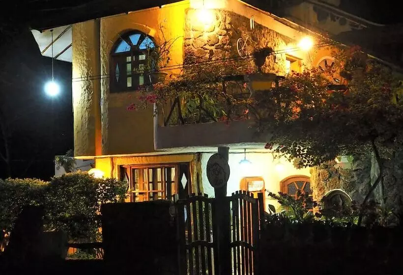 Casa Del Lago Lodging House
