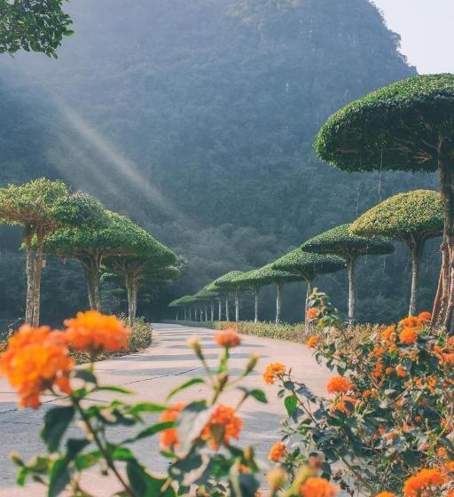 Hotel Thung Nham Resort