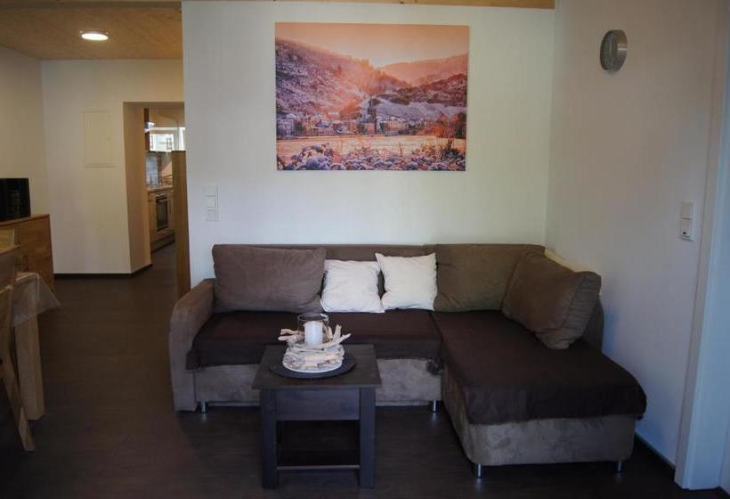 هتل Wein  & Ferienhaus Jörg Weirich