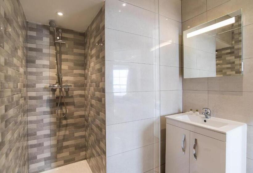 No 46 Marine Terrace