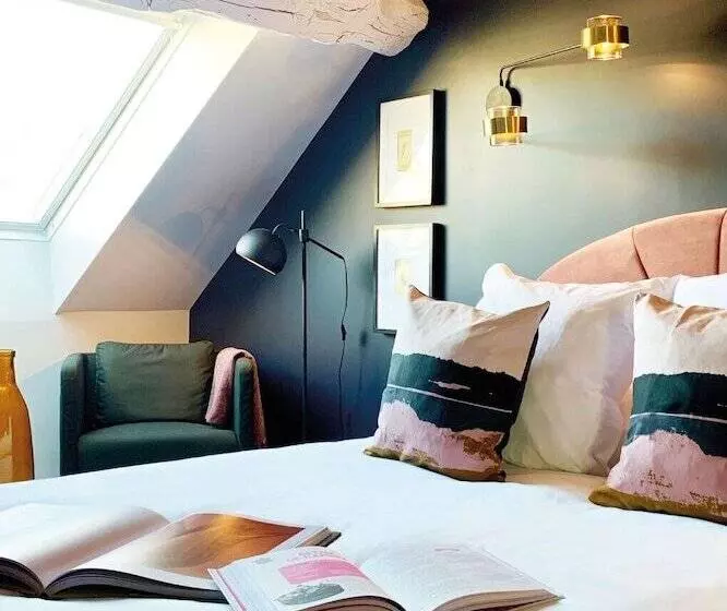 ホテル Hôtel   Restaurant Le Globe