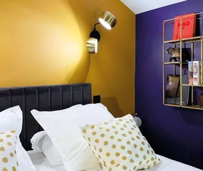 ホテル Hôtel   Restaurant Le Globe